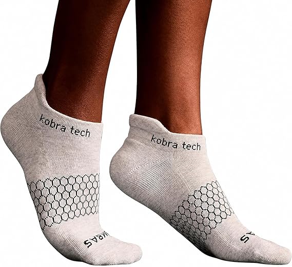BOMBAS Women's Solid White Ankle Socks, 6-Pack Cushioned Low Cut Athletic Socks, Size Medium (7.5-11)