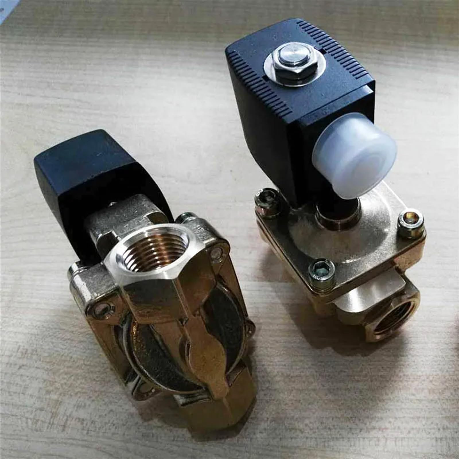 Solenoide de válvula alta presión for máquina sopladora botellas(AC110V)