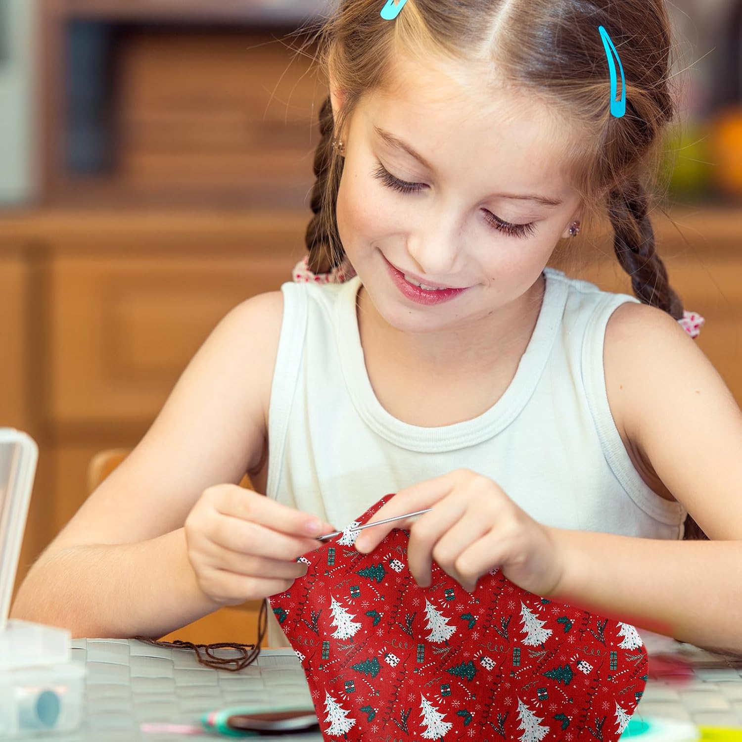 Ganeen 100 Pcs 10 x 10 Inch Christmas Fabric Squares Snowflake Snowman Santa Quilting Fabric Bundles Red Green Fat Patchwork Scraps Pre Cut Quilt Squares for Winter DIY Craft Handmade Sewing