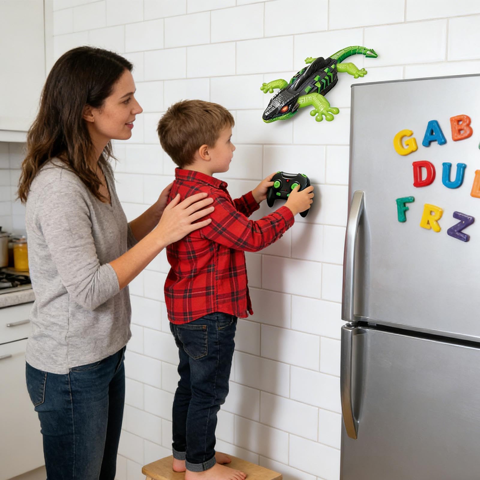 Gecko Télécommandé - Gecko Radiocommandé Qui Rampe sur Le Sol Et Les Mur avec Yeux LED Lumineux, Jouant À La Maison, Fêtes