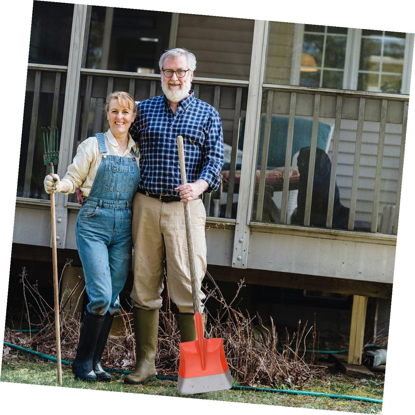 BESTonZON Gartenhandschaufel Karbonstahl Tragbare Gartenschaufel Robust und Leicht Widerstandsfähig gegen Verformung Bequemes Griffdesign für Gartenarbeit und Pflanzungen im Freien