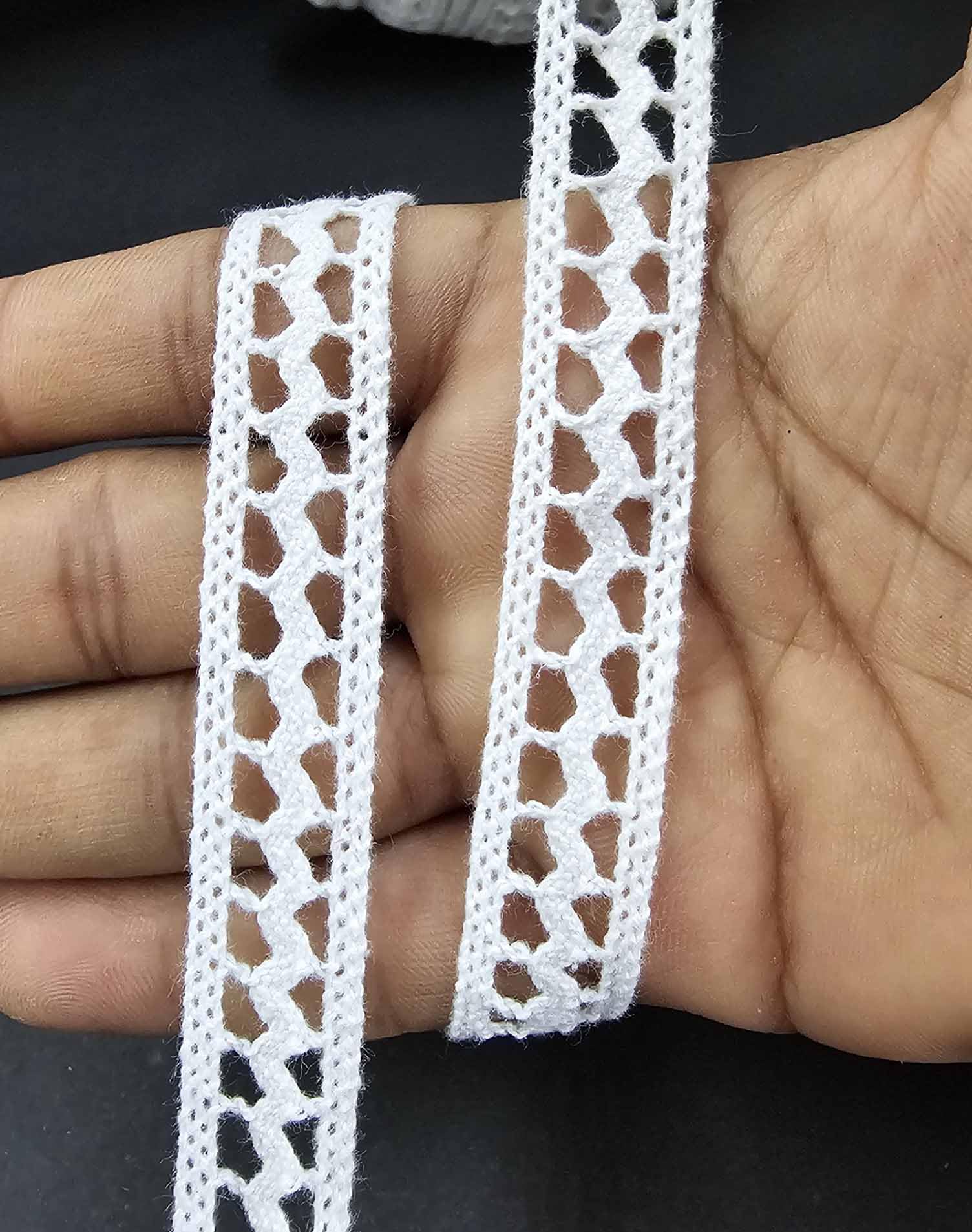 Pritam Cotton S Box crossiya gpo lace Border for Saree, Dress, Dupatta, gaun, Bag, Decoration and DIY Craft Project ext. (White, 9 Mtr)