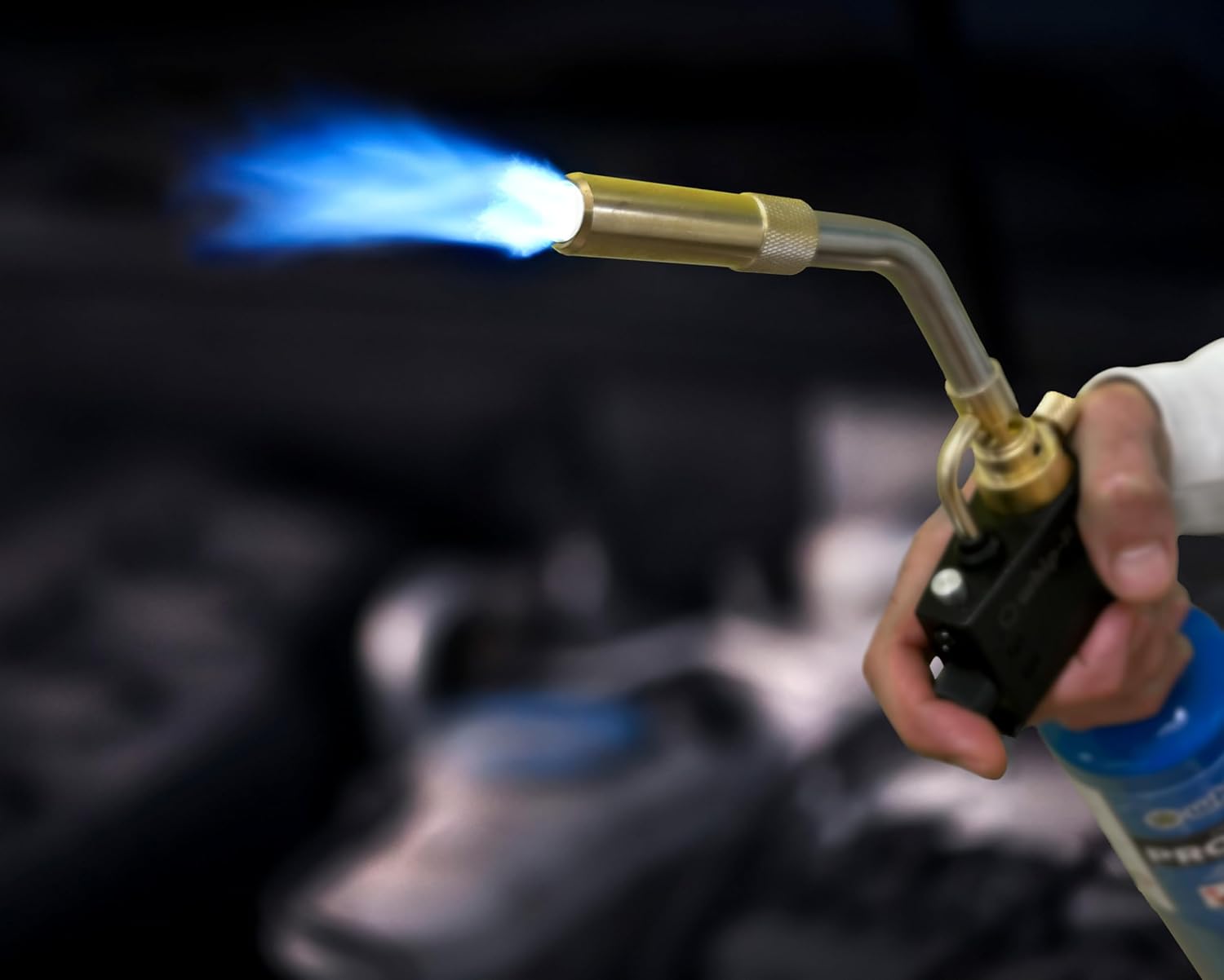 Whip-It! Handy PRO Torch – Refillable Butane Micro Torch with Adjustable Flame, Windproof & Portable – Ideal for Cooking, DIY, Soldering, and Camping