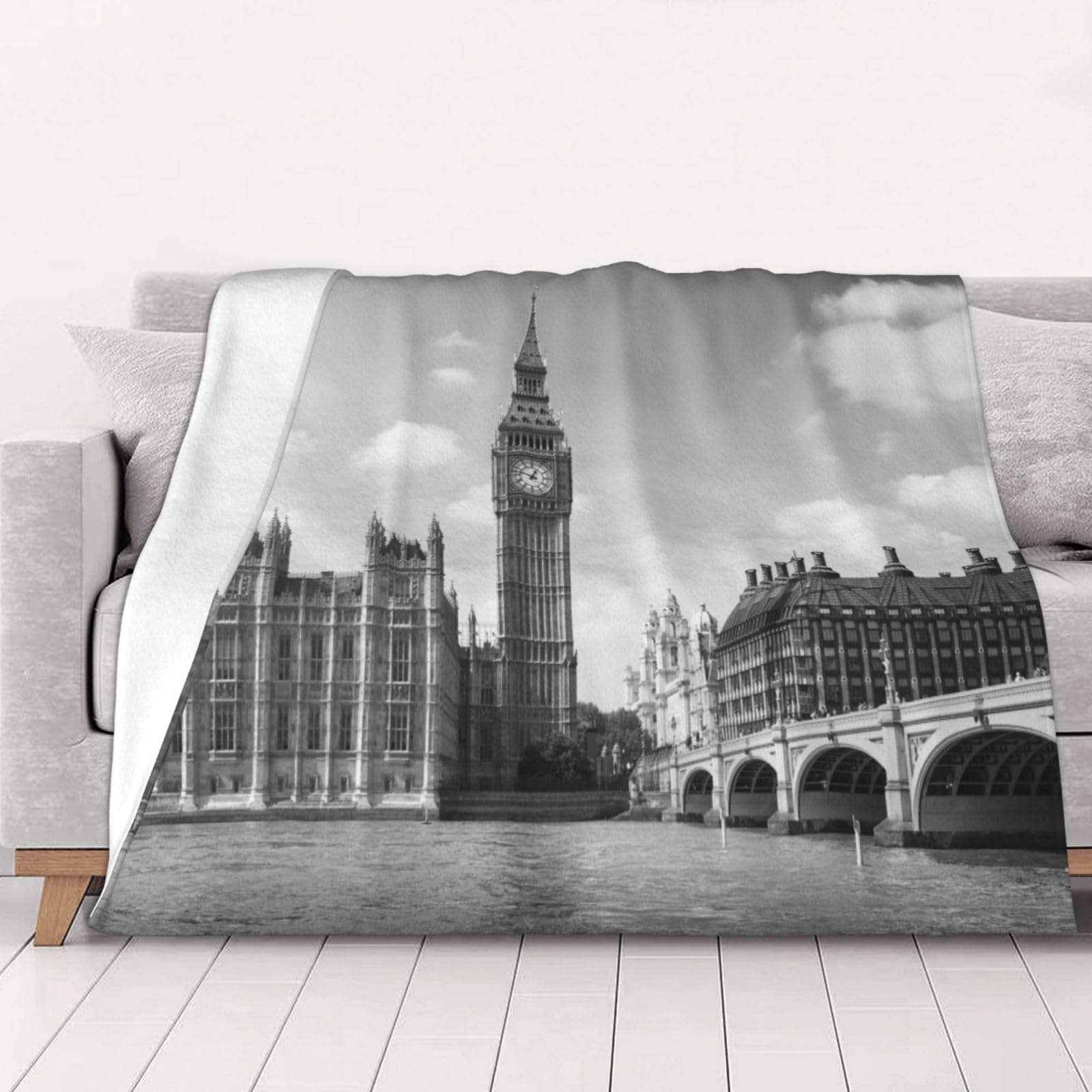 AUBKFELD London Printed Flannel Blanket 150x125 CM, Soft & Warm Throw Blanket for Sofa/Couch/Bed/Car, Gifts for Audlts Women Men