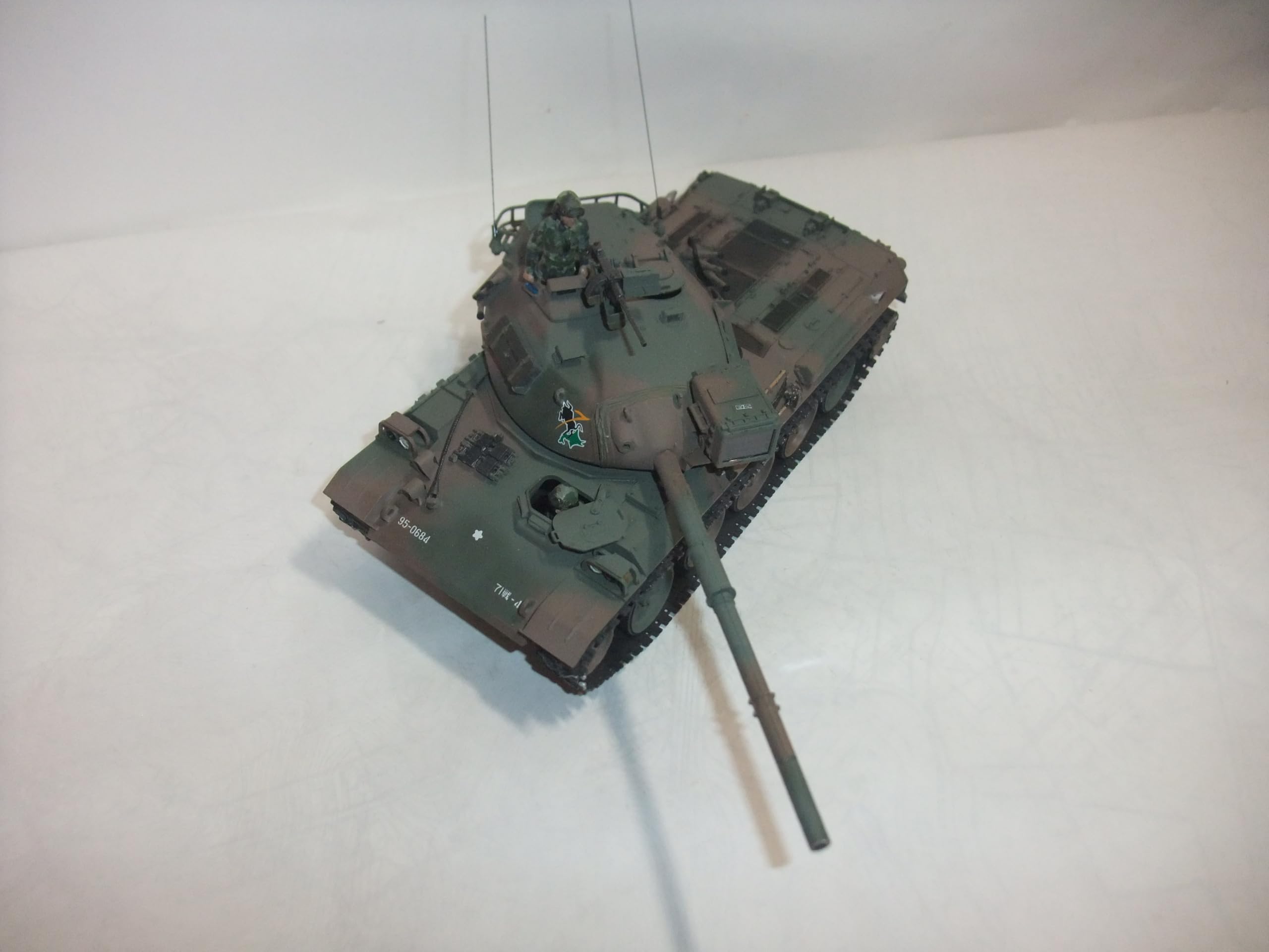 Amazon | 完成品 陸上自衛隊74式戦車 縮尺35分の1サイズ