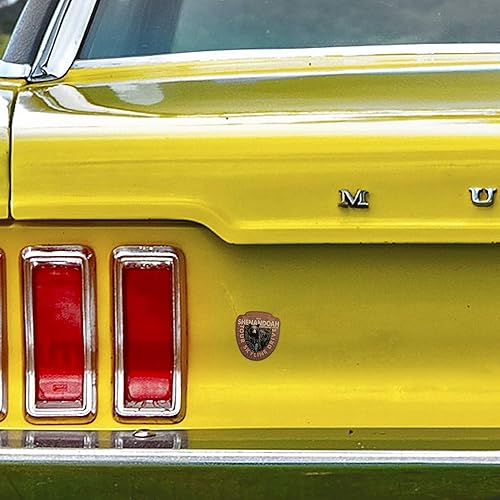 Miniatura 4 de Adhesivo troquelado Parque Nacional Shenandoah, Virginia, Go Explore, Bear, Adhesivo de vinilo de contorno de 1 a 3 pulgadas (calcomanía impermeable