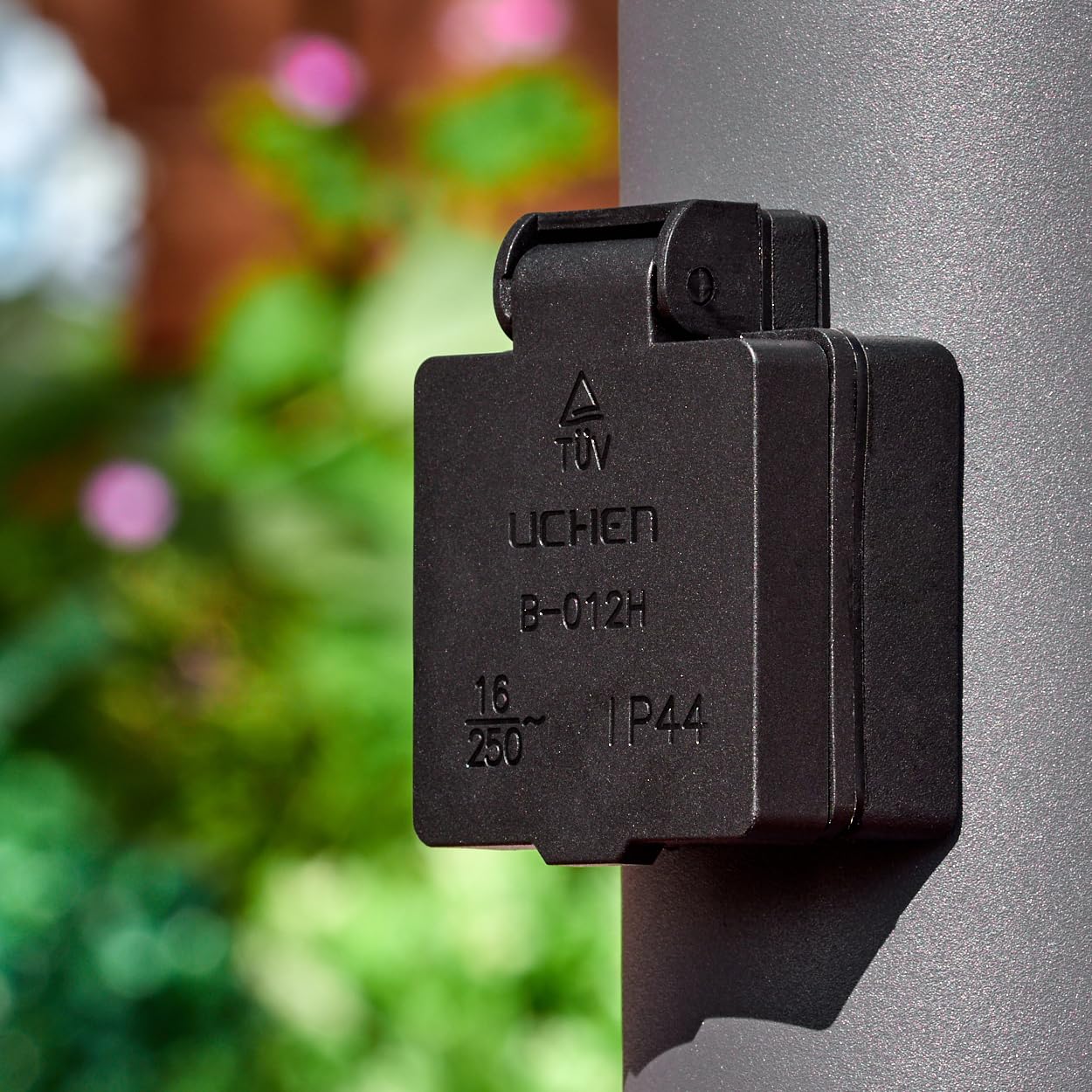HOFSTEIN Caserta oświetlenie ścieżek, czujnik ruchu i gniazdko z metalu/plastiku w kolorze antracytowym/białym, nowoczesne oświetlenie zewnętrzne na zewnątrz/taras, 80 cm, E27, IP44