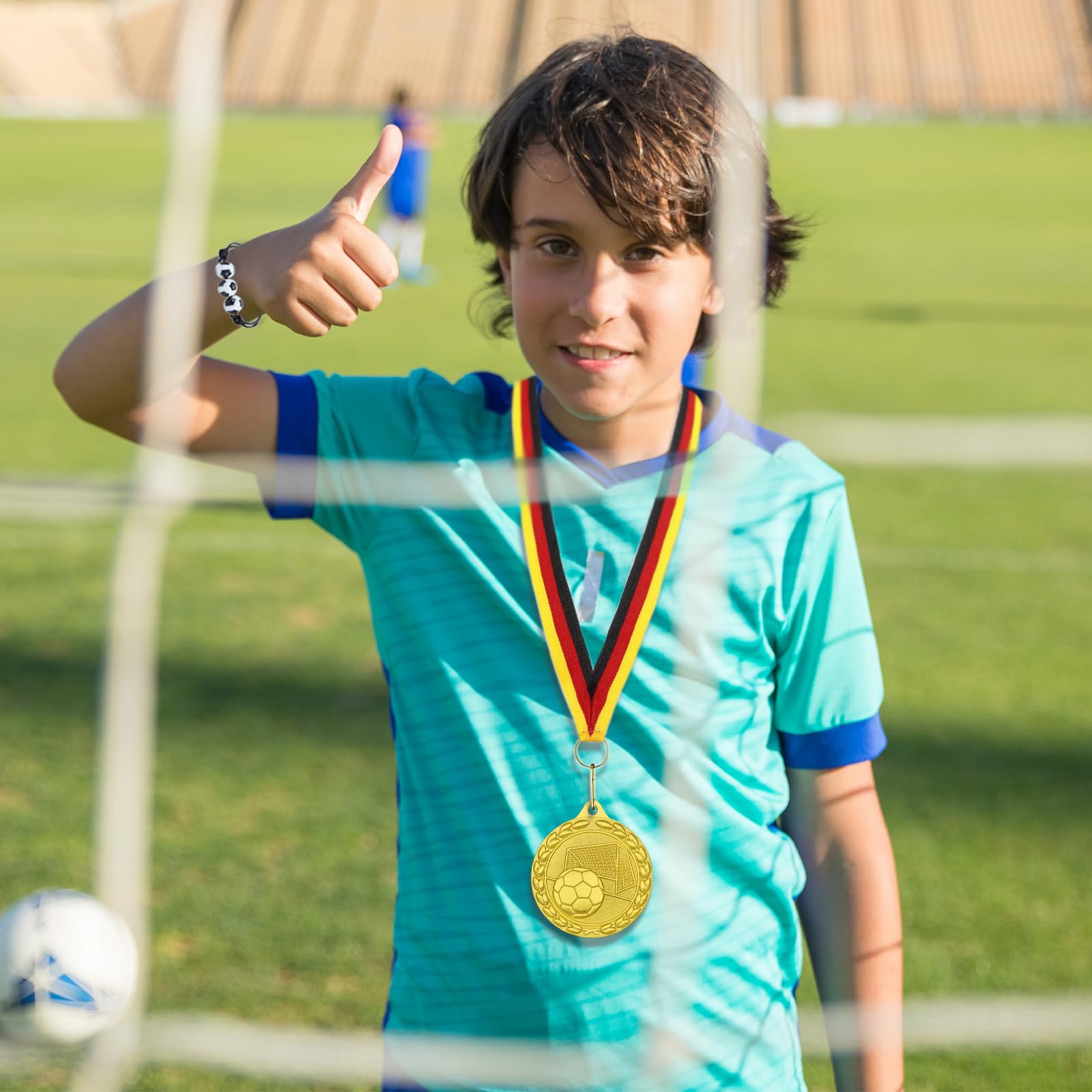 Medallas de Fútbol de 12 piezas, Pulseras de Fútbol de 12 piezas Regalos de Fiesta de Fútbol para Niños Regalos de Cumpleaños para Niños Niñas Regalo de Cumpleaños Accesorios de Fiesta de Cumpleaños