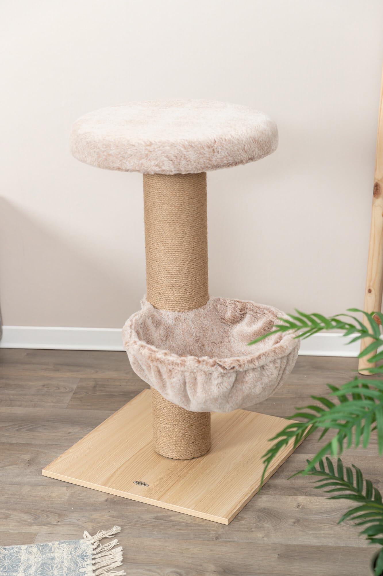 TRIXIE Mauricio - Albero per gatti con pali in iuta, letto accogliente e grandi piattaforme, mobili per gatti da interno per graffiare e arrampicarsi, beige, 50 x 50 x 84 cm