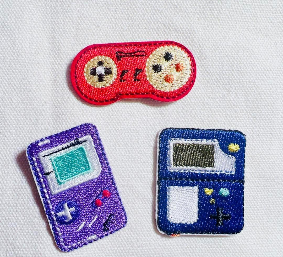 昭和　レトロ　駄菓子屋　玩具　ワッペン　シール　ペンダント　③ Amazon.co.jp: ゲーム3種 ワッペン アップリケ 刺繍 アイロン