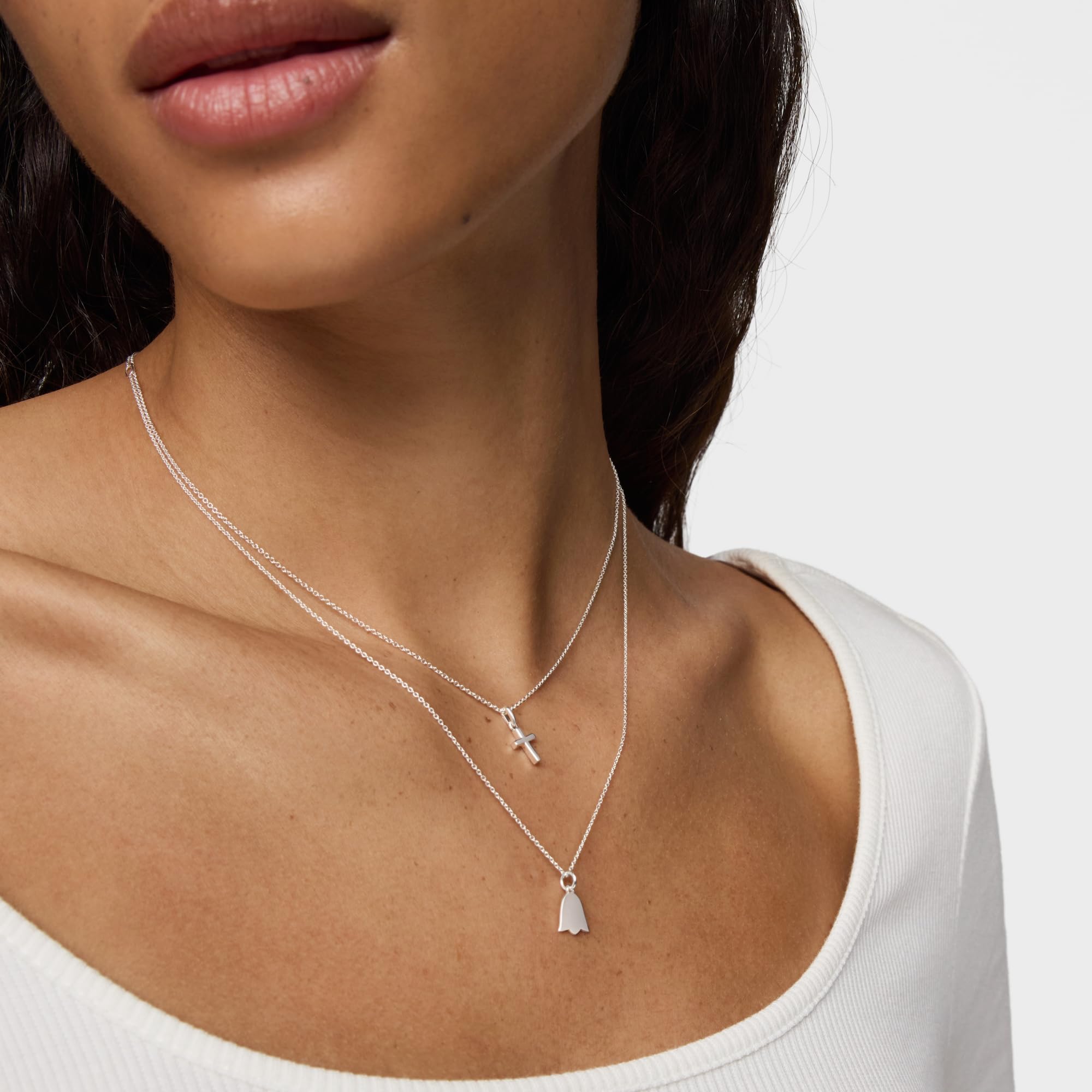 TOUS Collar Corto para Mujer de Plata de Primera Ley y Motivo Cruz, 45 Cm de Largo, Colección Motivos