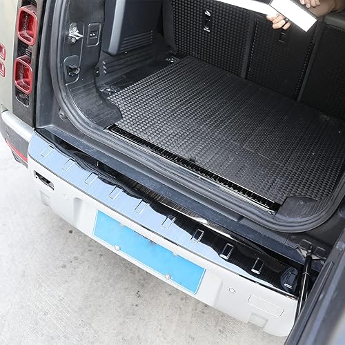 Miniatura 5 de CHEYA Cubierta protectora de placa protectora de parachoques trasero exterior de acero inoxidable para Land Rover Defender 110 2020 2021 Accesorios