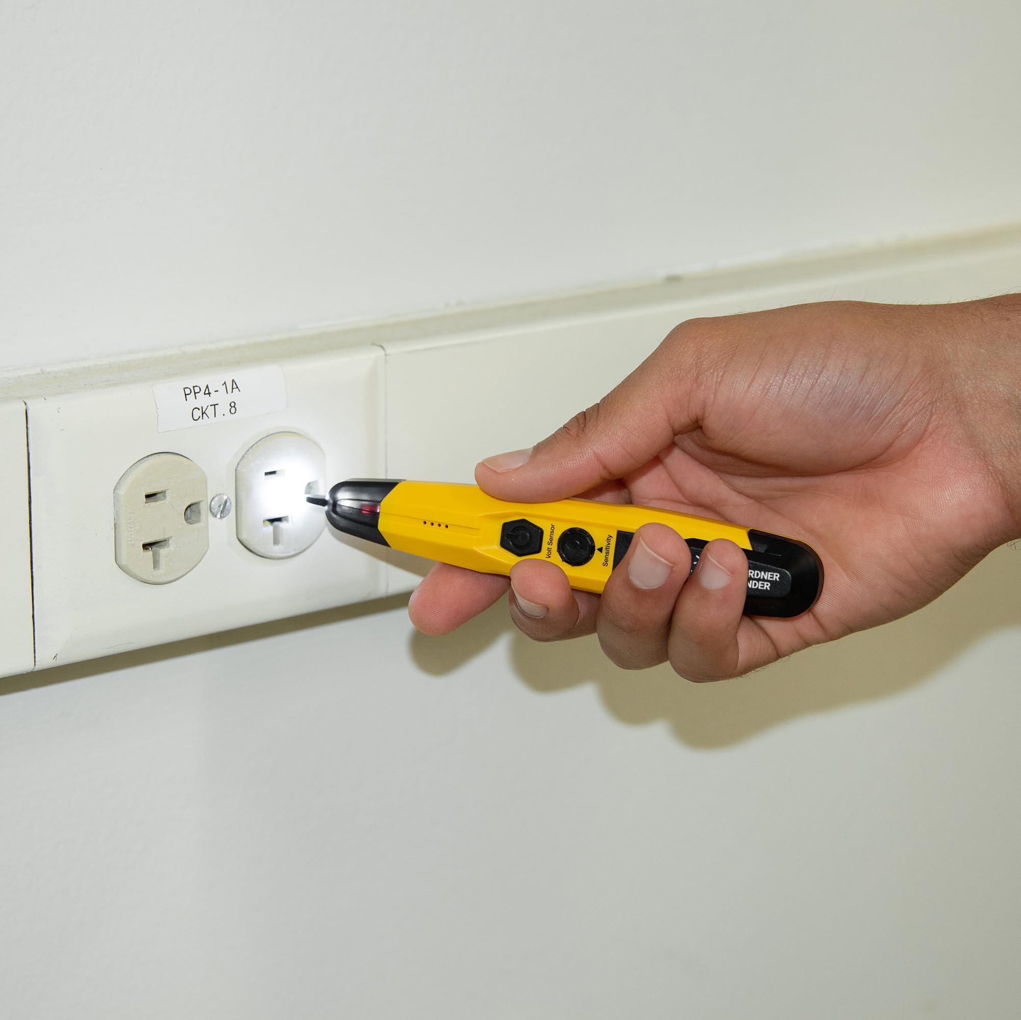 Non-Contact Voltage Detector with Flashlight - VD6509 -8 Non-Contact Voltage Detector with Flashlight - VD6509 -8