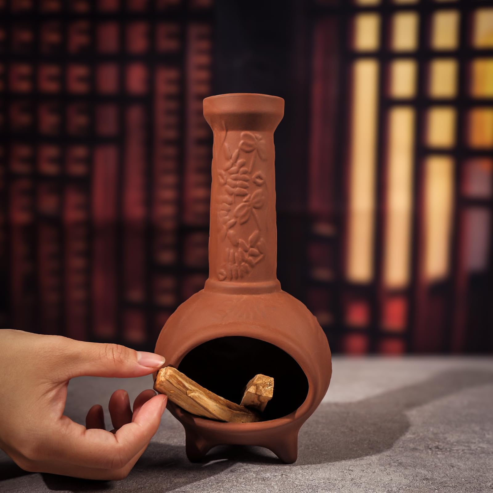 MOUGIGI Portaincenso fatto a mano in terracotta per Palo Santo e mini caminetto, elegante bruciatore a cono per bastoncini di Palo Santo e salvia, ideale per la pulizia energetica, yoga, meditazione