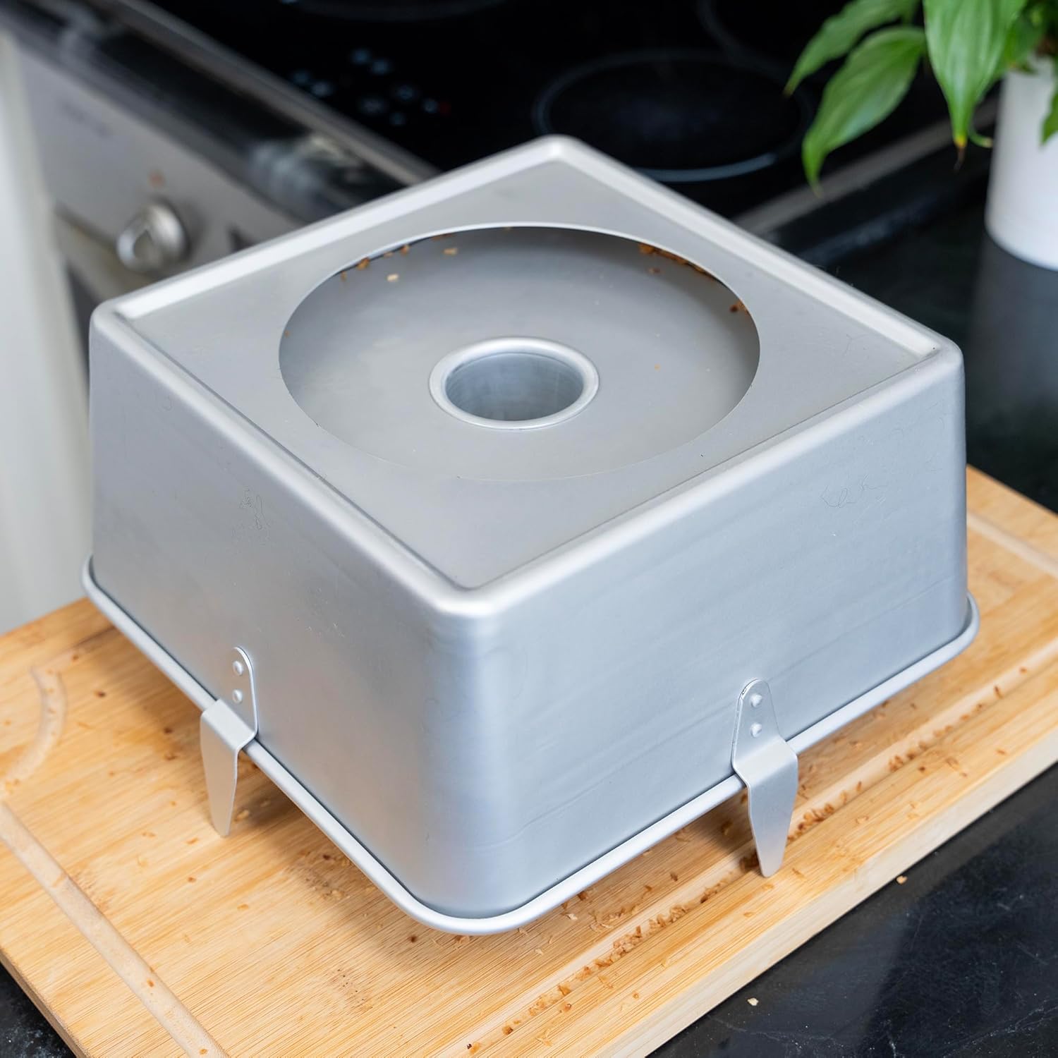 Square Tube Cake Pan, 28-Cup Capacity for 18-Cup Recipes, 10-Inch Anodized Aluminum Angel Food, Chiffon & Pound Cake Pan with Removable Bottom and Cooling Feet - Image 5