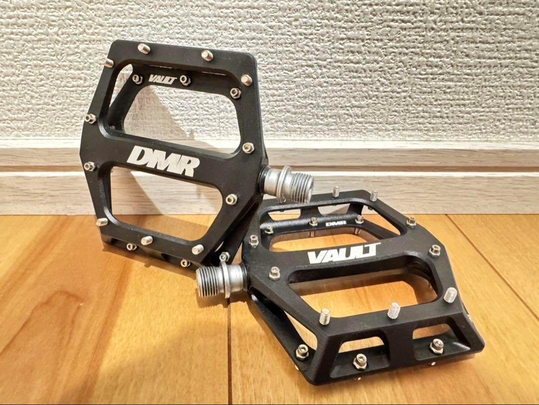美品!! DMR VAULT フラットペダル / ブラック DMR VAULT フラットペダル ブラック DMR VAULT フラットペダル 黒 DMR