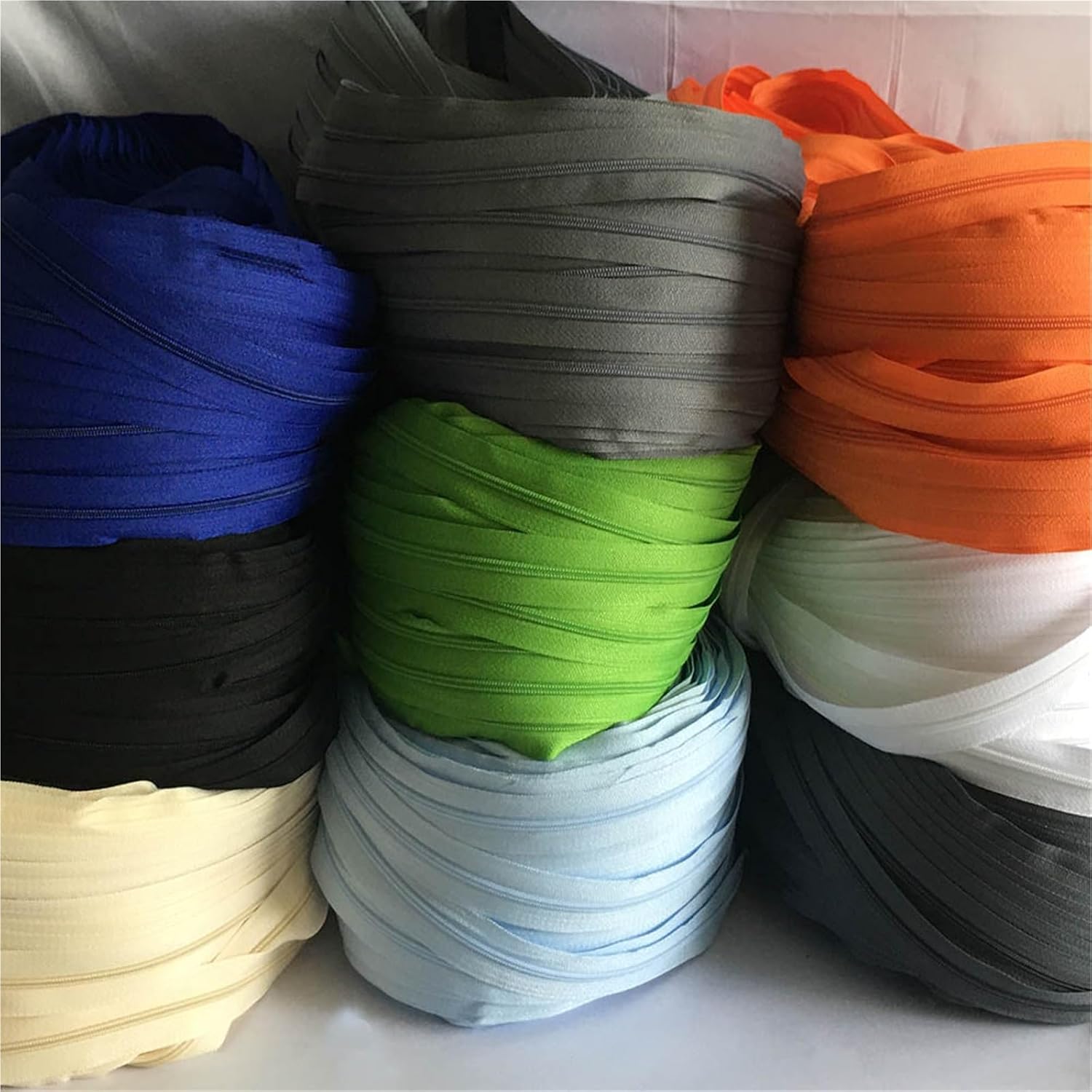 Sewing Zippers 40 Pieces with Lock Zipper 5/20 Meters S Size Long Nylon Zippers Rolls Slider for Sewing Accessories(Color 15,20 Meter 40 Slider)