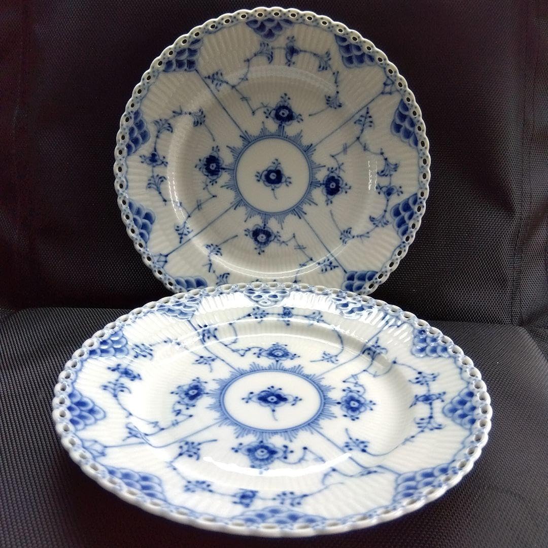 ロイヤルコペンハーゲン　ブルーフルーテッド フルレース 　2枚セット Amazon.co.jp: ロイヤルコペンハーゲン ブルーフルーテッド フルレース