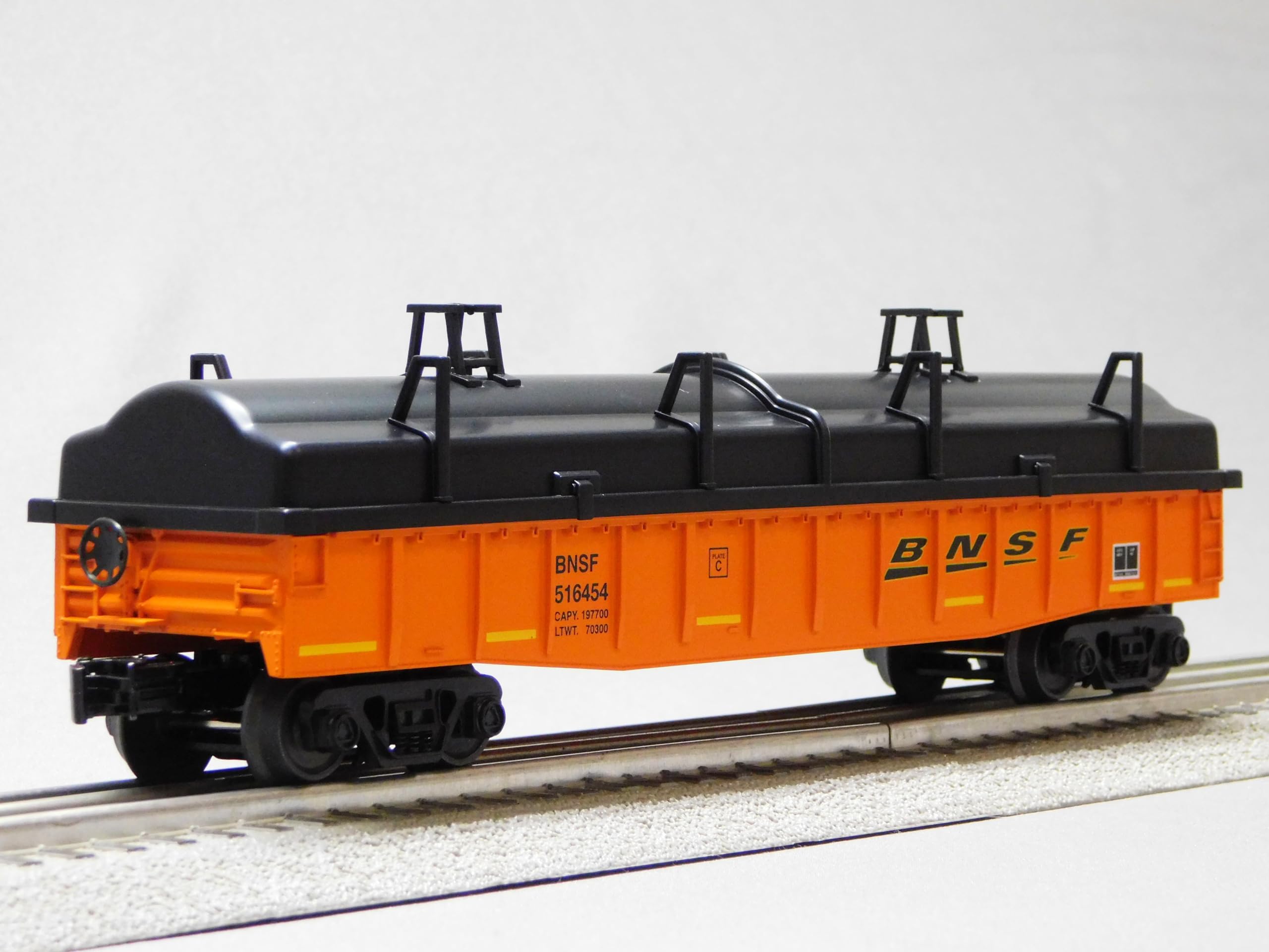 M.T.H. Electric Trains MTH RAILKING BNSF Gondola CAR #516454 with Cover 30-72234