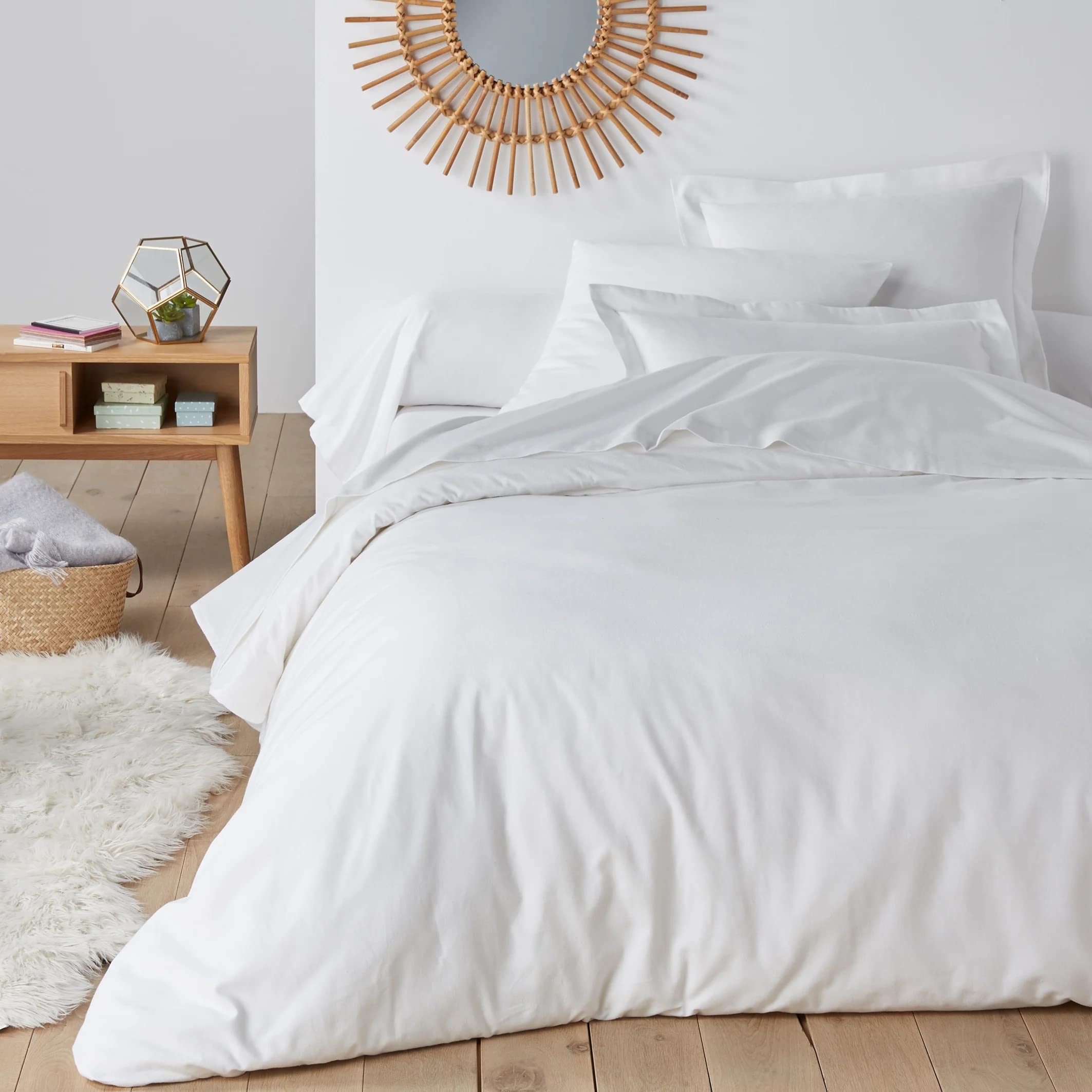 KISAA Living 4 Seasons Microfiber Fluffy Quilts, Anti-Allergy Soft Microfiber Lightweight Duvets, Premium Brushed Microfiber Cover Duvets, and Down Alternative Quilts (Double - 13.5 Tog)