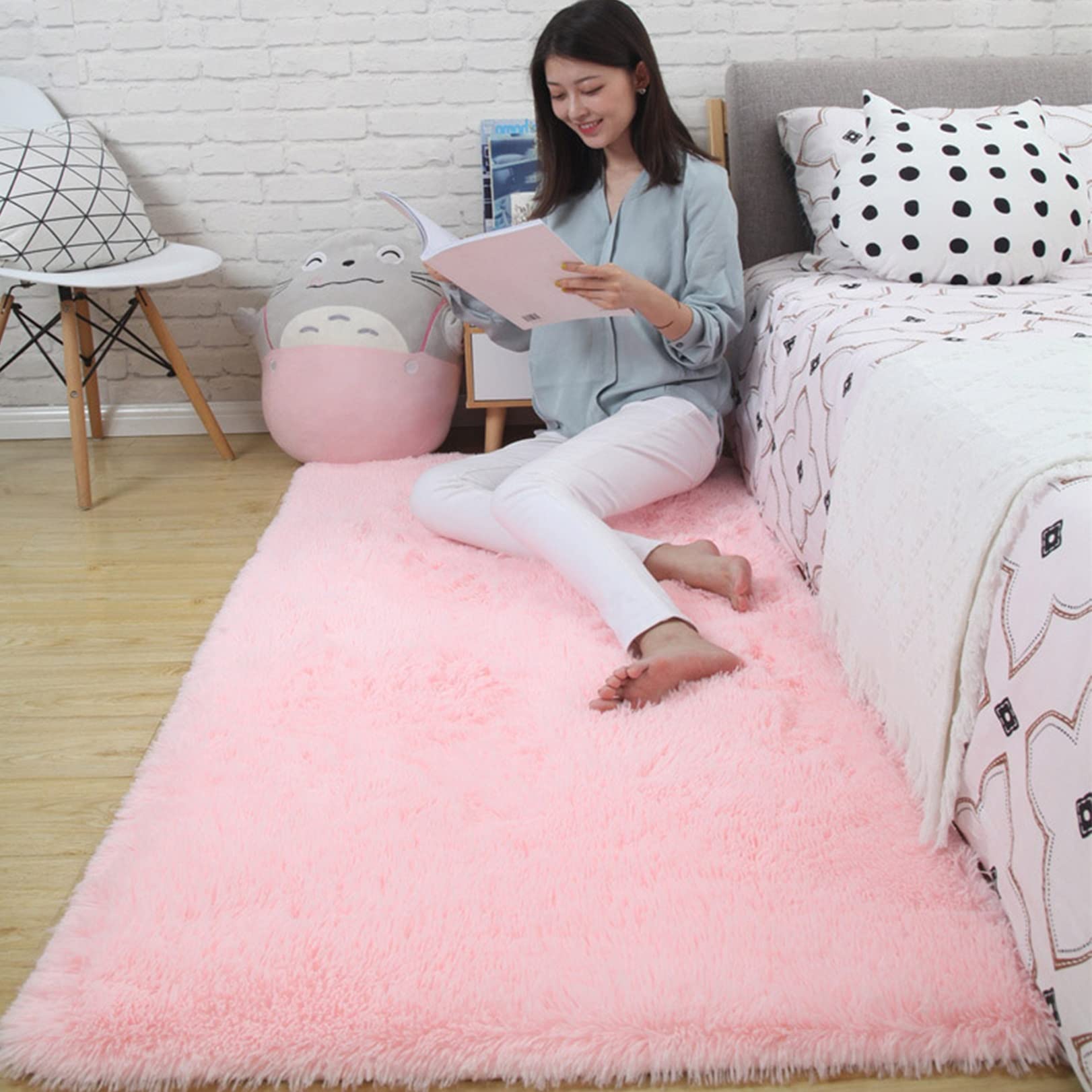Tapis shaggy antidérapant évite les sols froids fausse peau de mouton rose