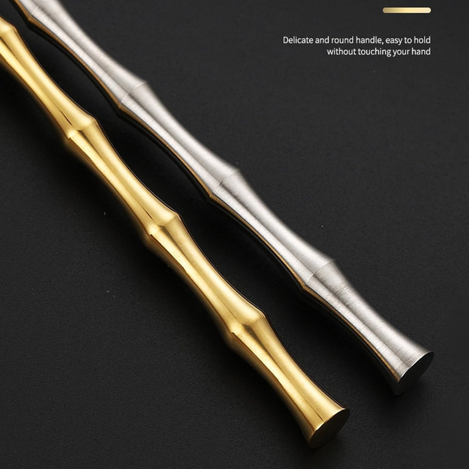 Ensemble de Couverts dorés pour 12 Personnes, en Acier Inoxydable 18/8 de qualité Alimentaire, Comprenant fourchettes et cuillères. Manche martelé Poli Miroir, Compatible Lave-Vaisselle.
