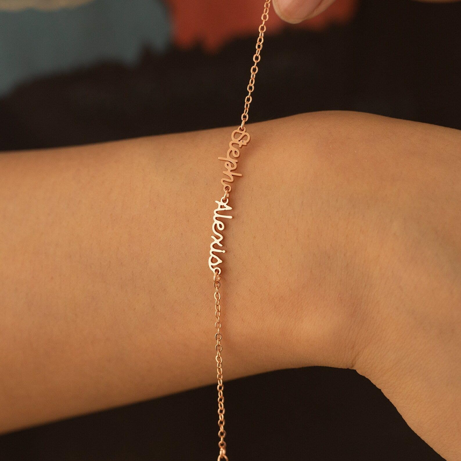 Piccolo bracciale con nome, su misura bracciale con nome, tre bracciali, impilabile bracciali, fatto a mano gioiello, neo mamma damigella per lei