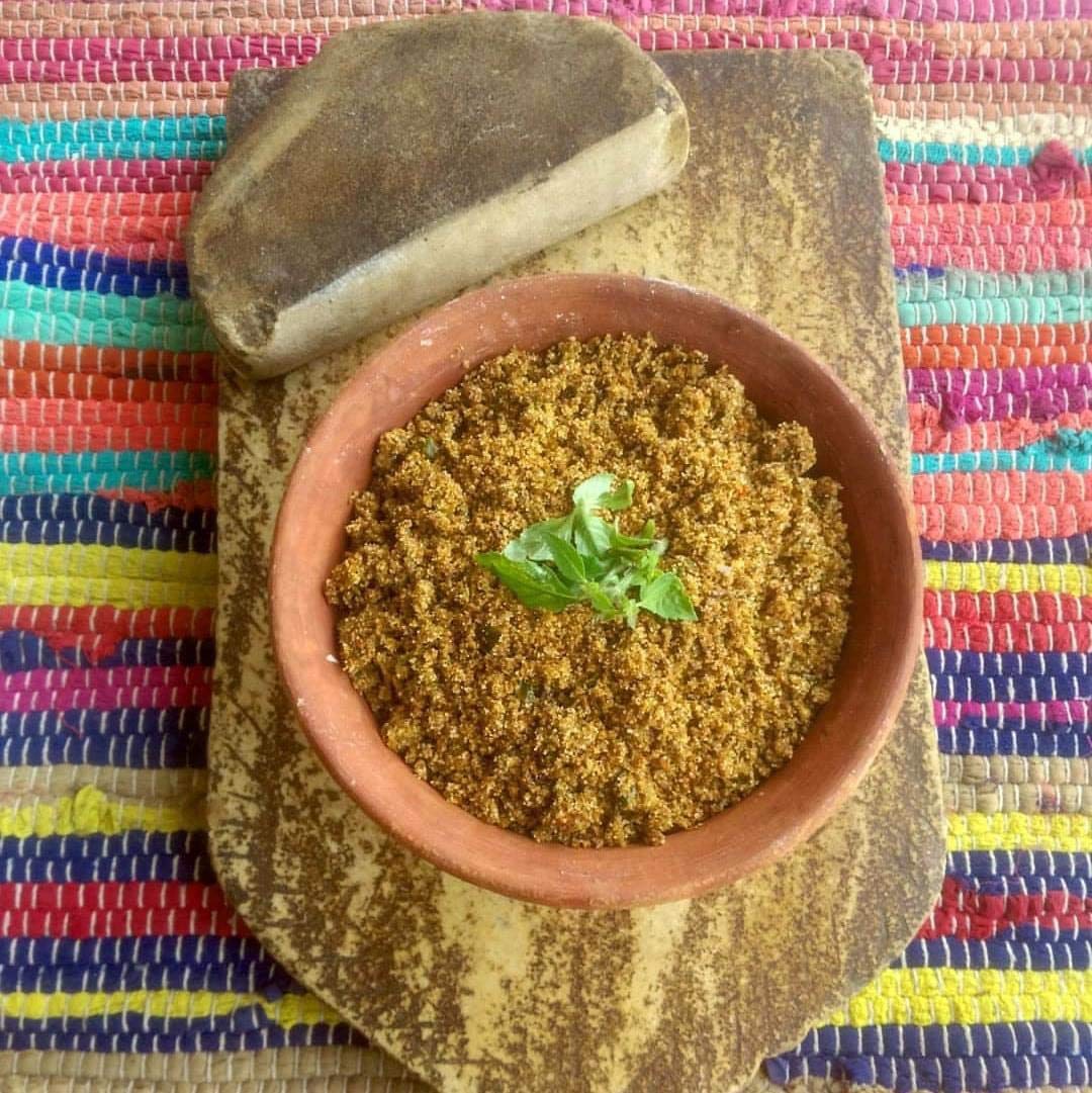 Namakwali Flavoured Pahadi Salt Ginger (Adrak) Seasoning 400gm | Seasoning mix for Popcorn, Noodles, Salad, Raita, Fruits, Makhana and more | Grounded On Silbatta | No Preservatives | SharkTank India Product - Image 4 thumbnail