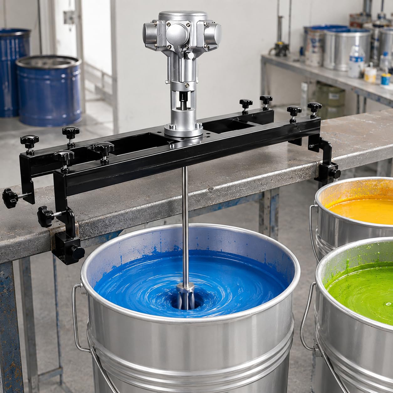 Pneumatyczny mikser do farb IBC 1000L, mały 3-cylindrowy mieszadło