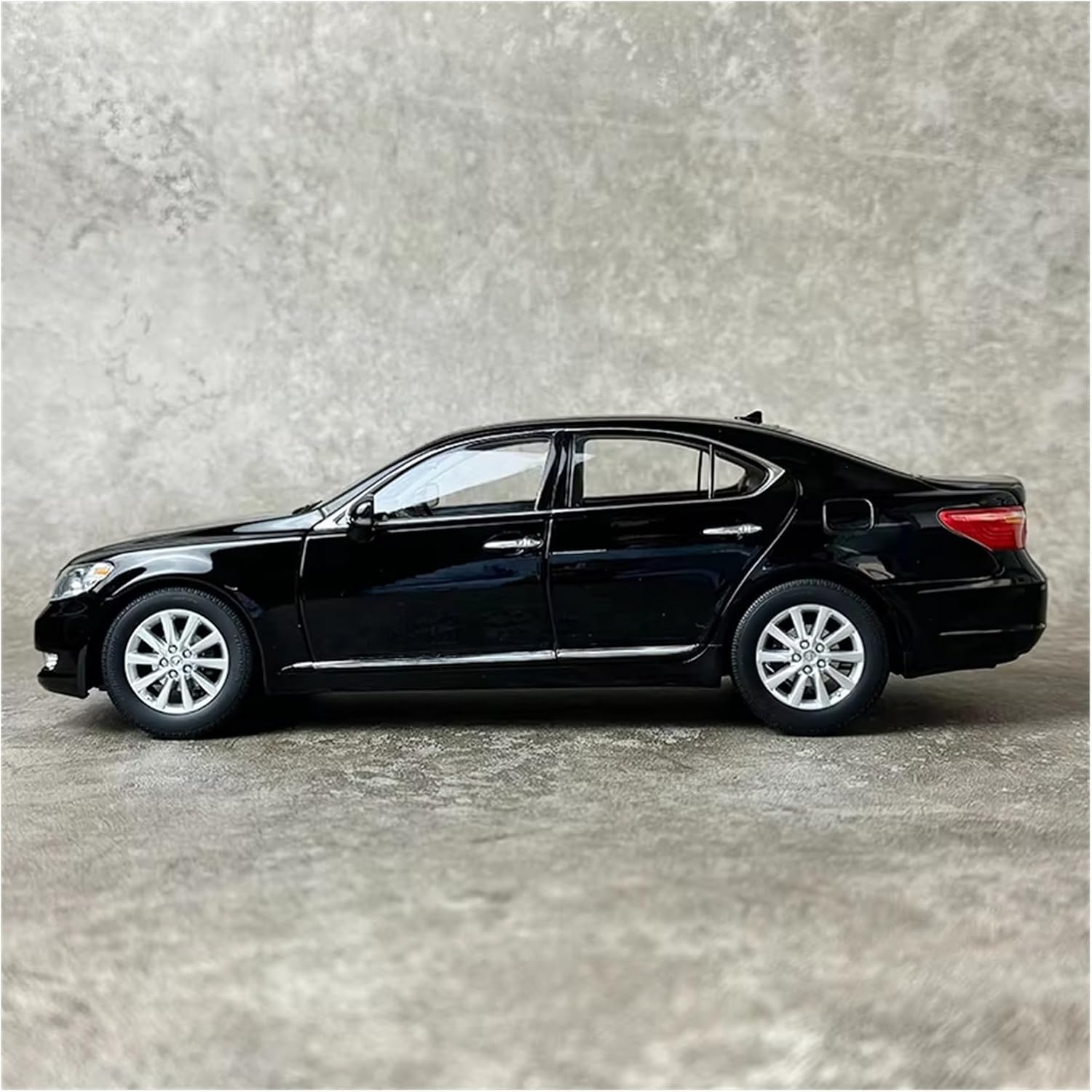 1:18 for LS460 Static Ornament Car Model (with Box)