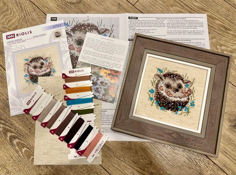 Image of RIOLIS R1753 Little Hedgehog Counted Cross Stitch Kit 5.12 x 5.12 in