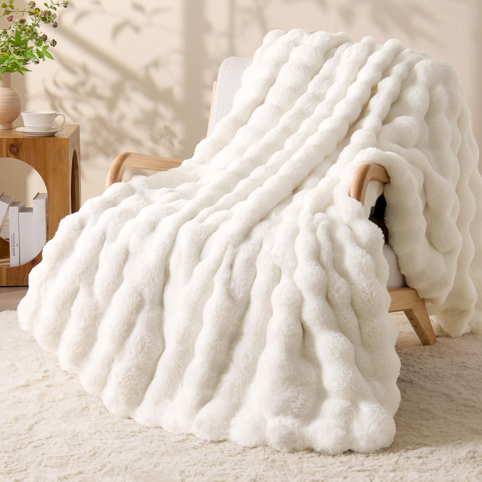 BEDELITE Bubble Fellimitat Kuscheldecke Flauschig Decke 150x200, Cremeweiß