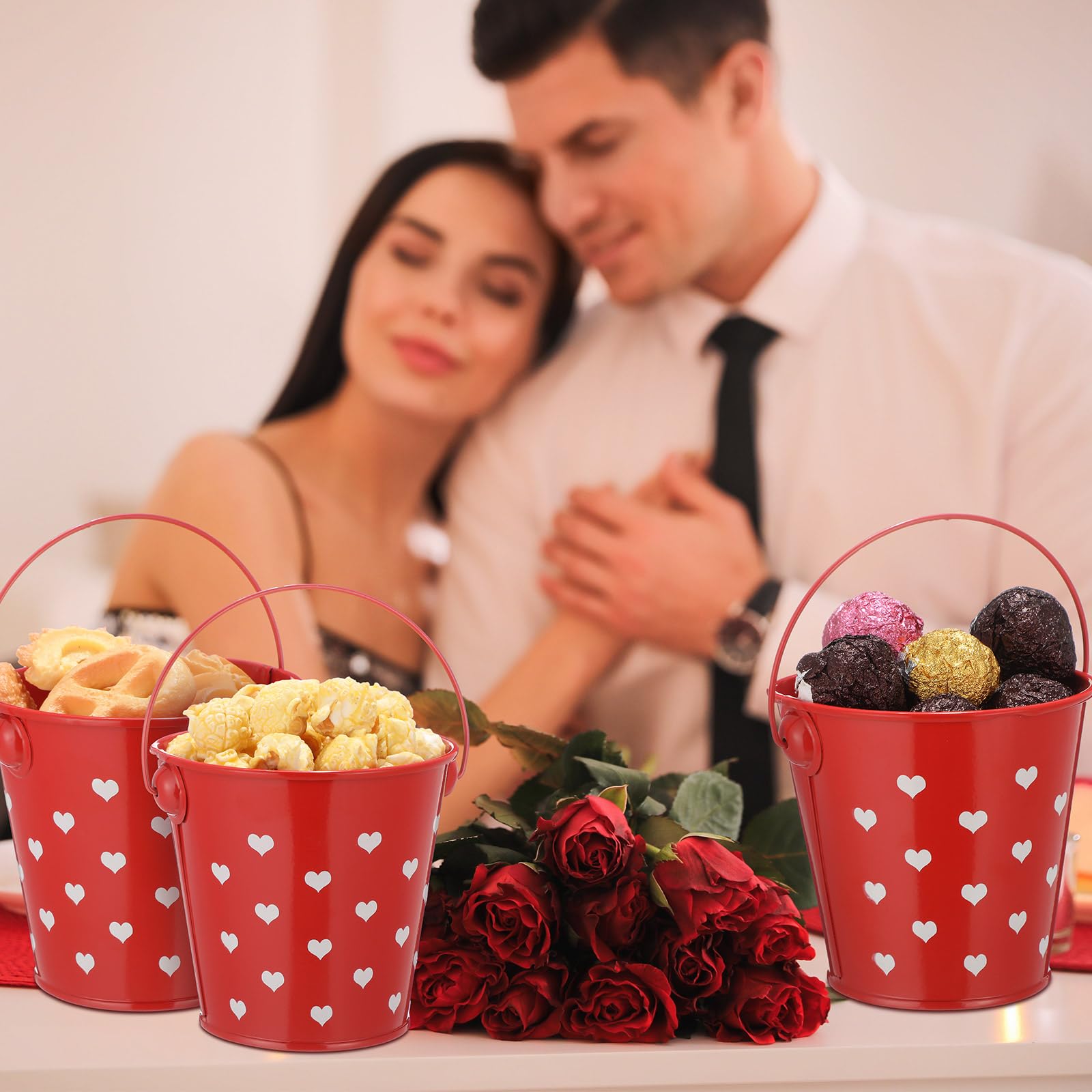 Cubos pequeños de regalo para el día de San Valentín con asa, 4 cubos de arena de metal rojo para fiesta de San Valentín, dulces, chocolate, regalo para fiesta del día de San Valentín (6 5
