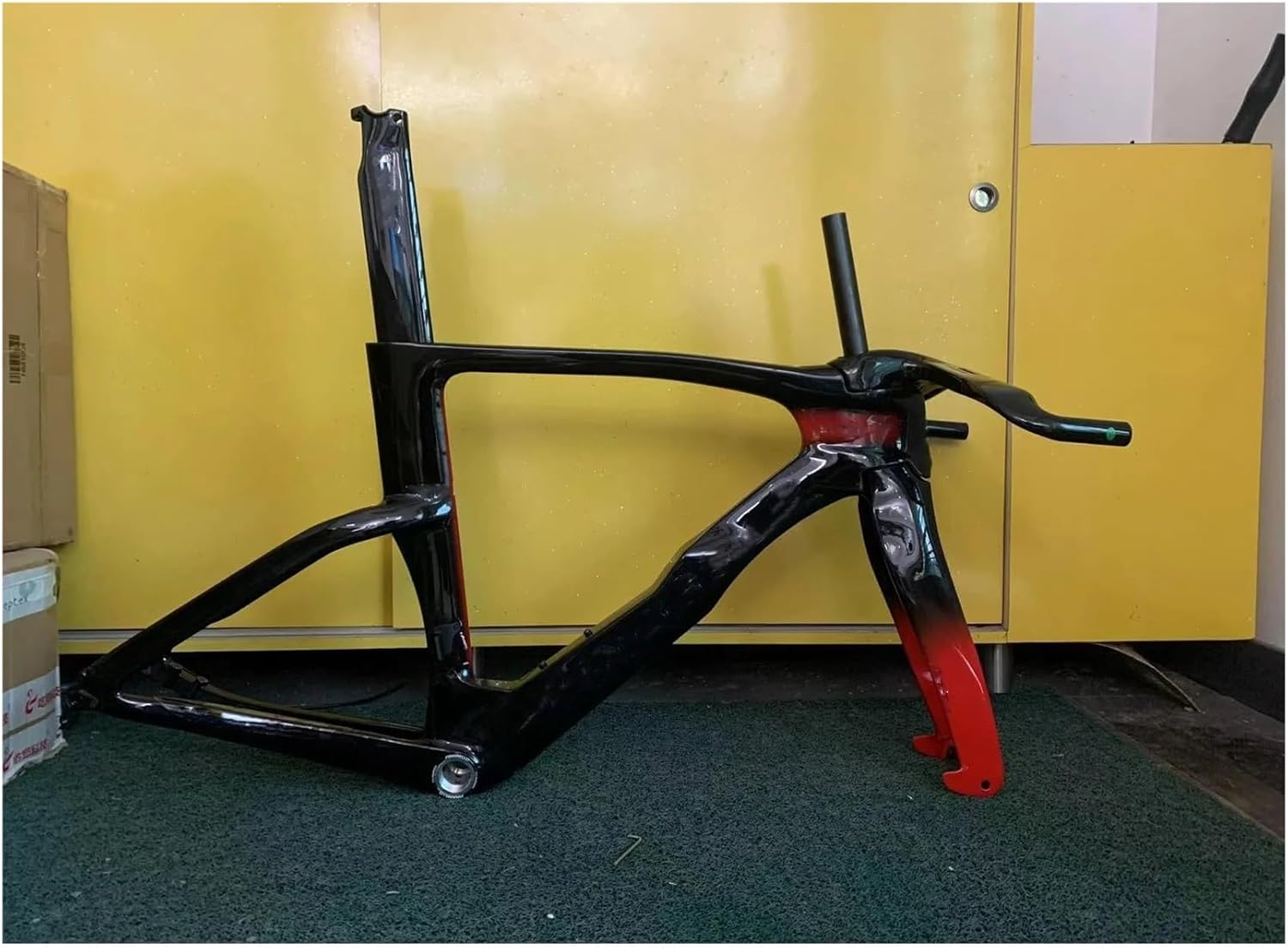 Triathlon Time Trial Road Bike Frame, Fully Internal Cable Routing, Lower Axle Specifications, Compatible, 700C Set