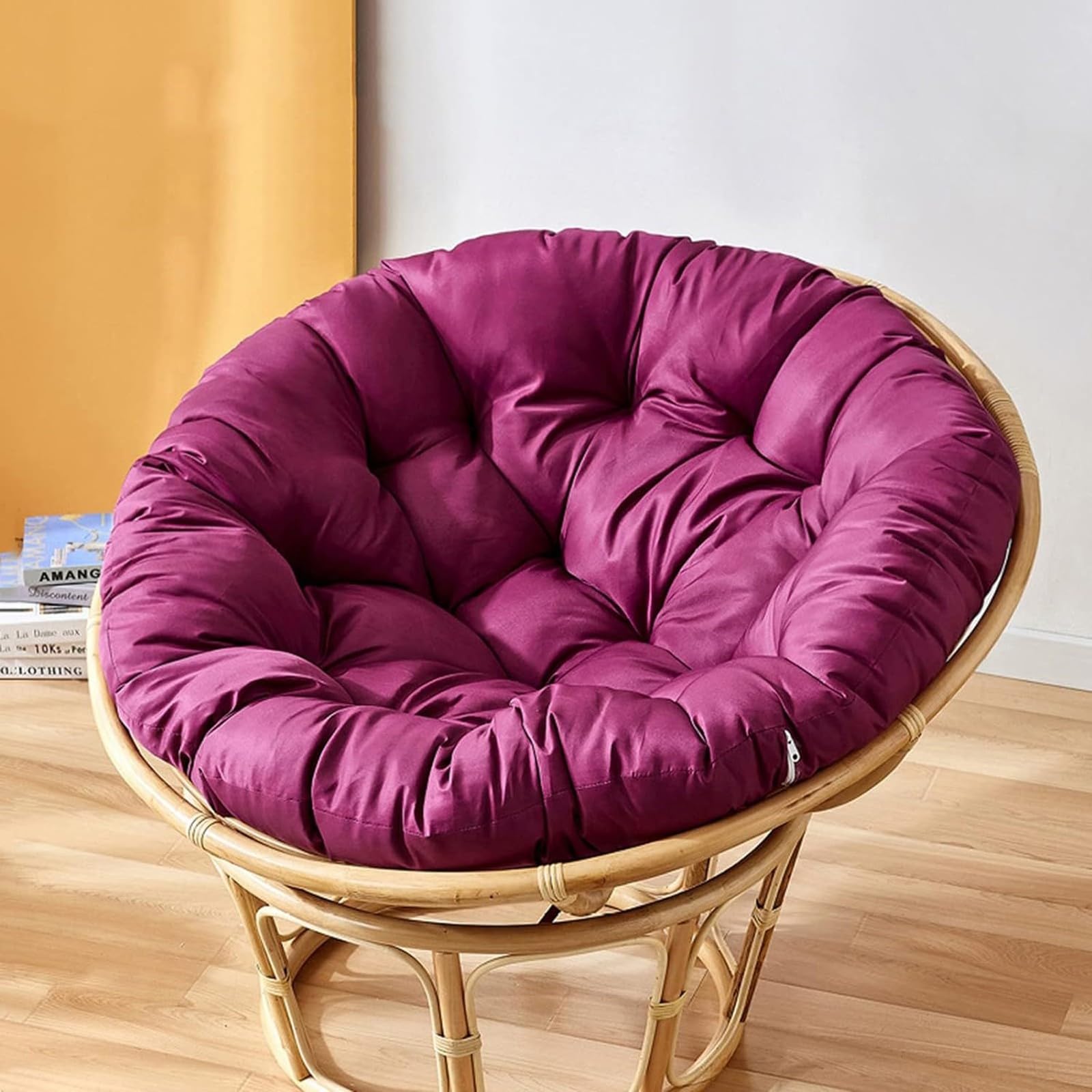 Coussin de chaise rond amovible contre l'inconfort des assises de jardin rigides
