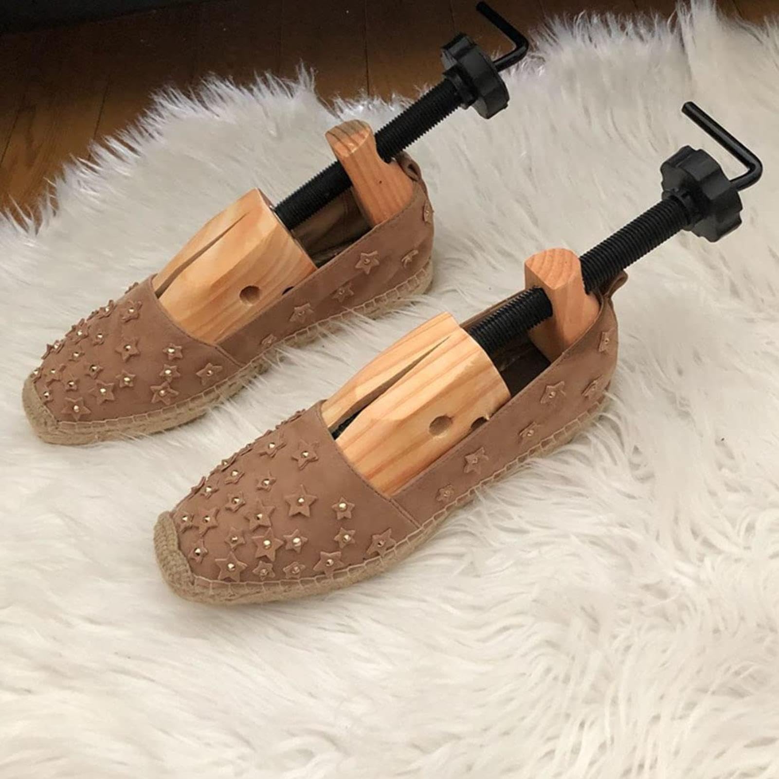 REVAHI Barella per Scarpe, espansore per Scarpe Pratico Regolabile Liscio in Legno di Pino, Squisito Professionale per Uomo