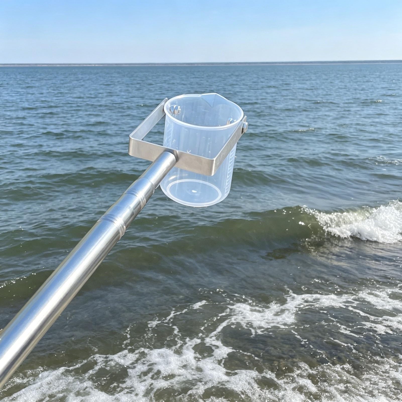 Dailify Water Sampler Retractable Water Sampling Pole for River/Lake, Portable Liquid Sample Dipper with Adjustable Rod, Flexible Plastic Scale Cup Sampler Ladle(1000ml,0.61-1.5 m (2.0-4.9 ft))