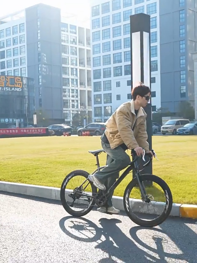 Amazon | 26インチ24変速30刀輪ロードバイク競速破風単車曲げ変速