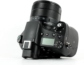 Sony DSCRX10M3 4K Premium Digital Bridge Camera with a 24-600 mm F2.4-4 Zeiss Vario-Sonar T* Lens (20.1 MP, 25x Zoom) - Black