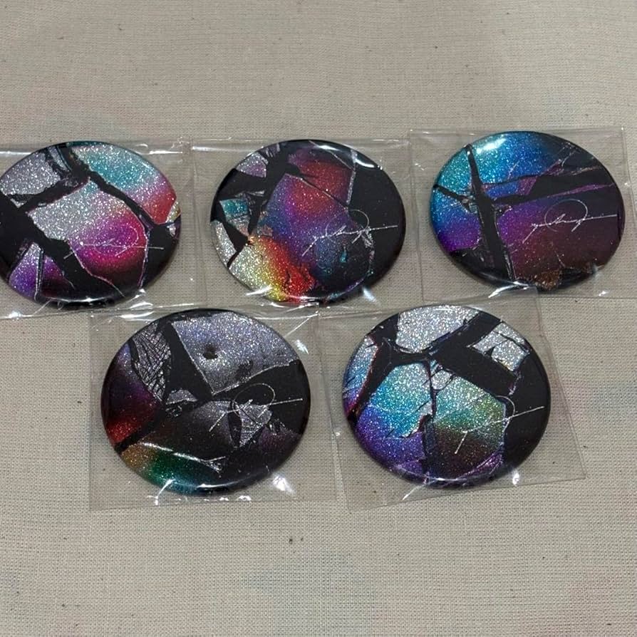 Amazon.co.jp: 大阪関西万博 null? ヌルヌル バッジ 全5種コンプ