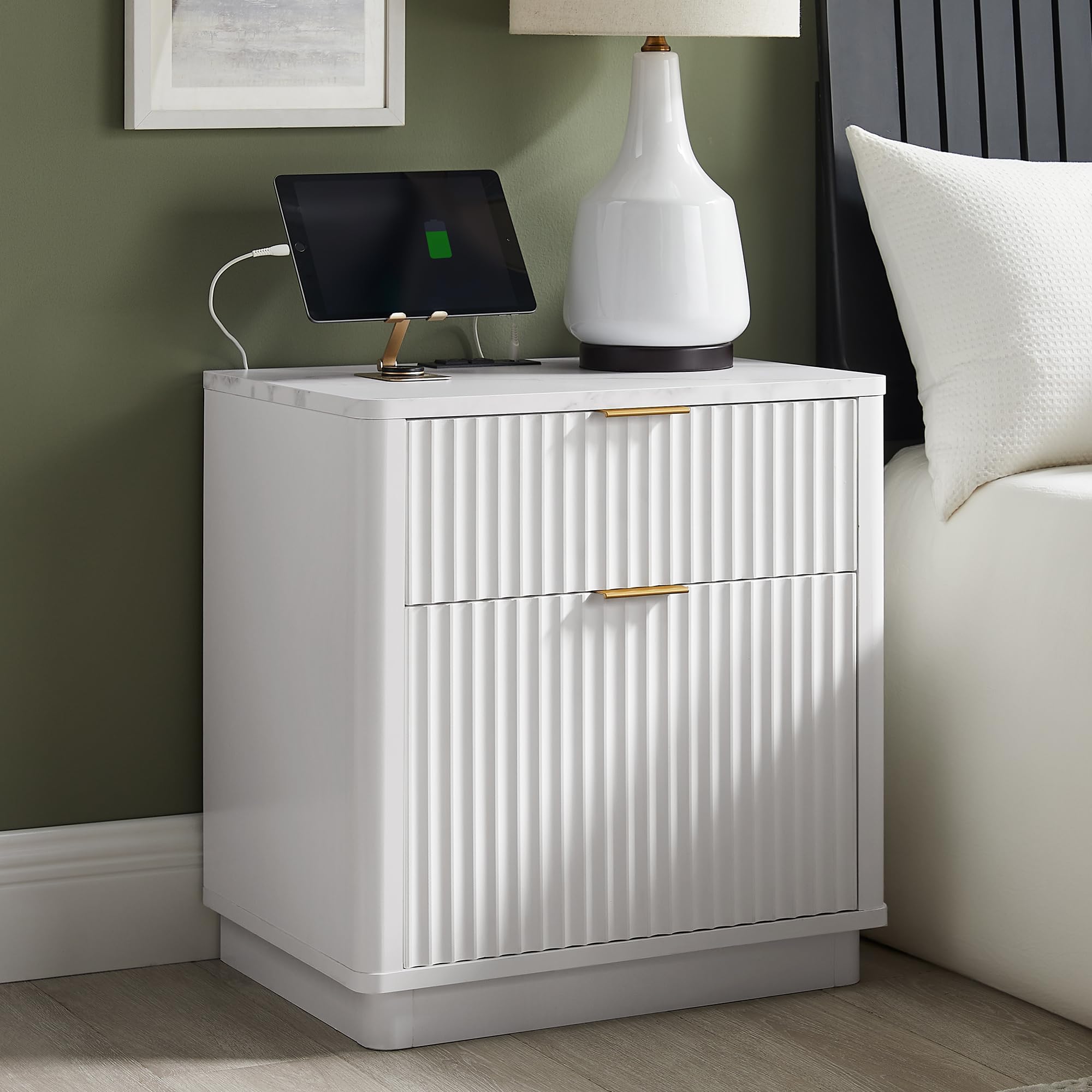 T4TREAM 23'' Fluted Nightstand with Charging Station, Large 2 Drawer Bedside Table, Modern End Table with Storage, Mid Century Night Stand for Bedroom, Living Room, Curved Profile, Solid White