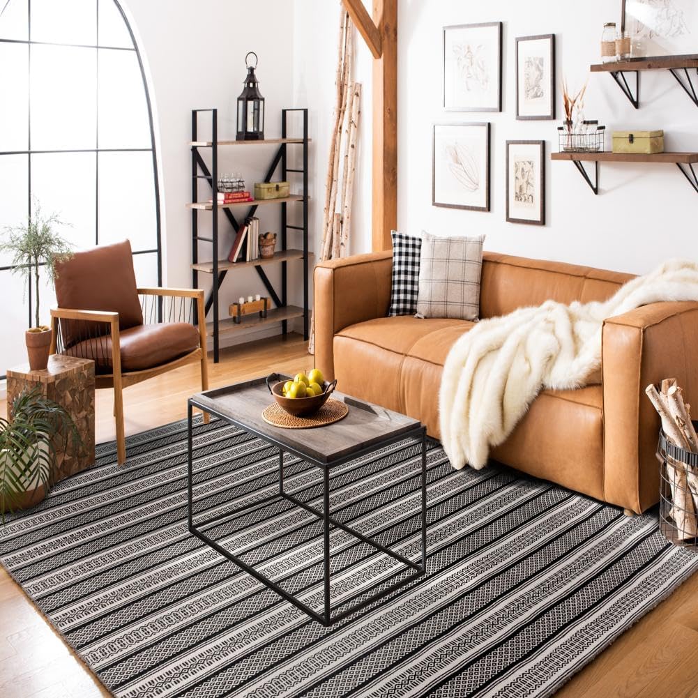 SAFAVIEH Montauk Collection Runner Rug - 9' Runner, Black & Ivory, Bohemian Design, Ideal for High Traffic Areas in Hallway, Bathroom & Kitchen (MTK728Z-29)