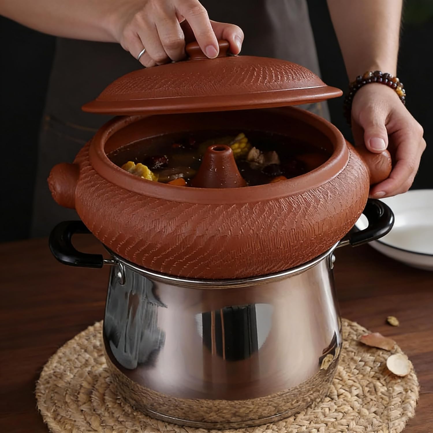 Ceramics Steam Cooker, Yunnan Clay Casserole with Lid, Traditional Stockpot for Stew, Soup, Steam Vegetables, Corn, Baking, Fitness Food, 2700ml/2.9 qt