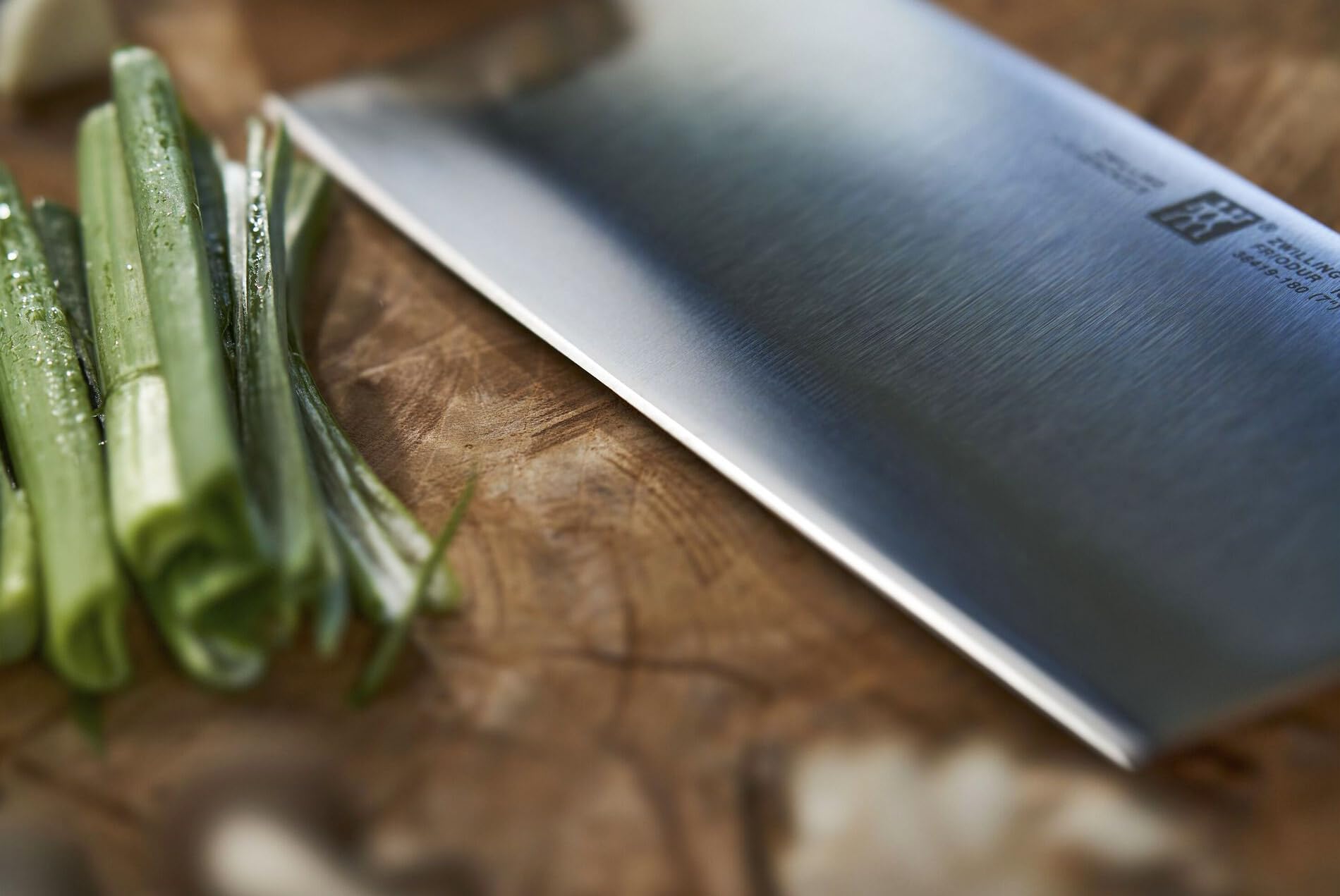 ZWILLING Pro Chin Kochmesser, Klingenlänge 18 cm, Edelstahl Spezial, Kunststoffgriff, schwarz