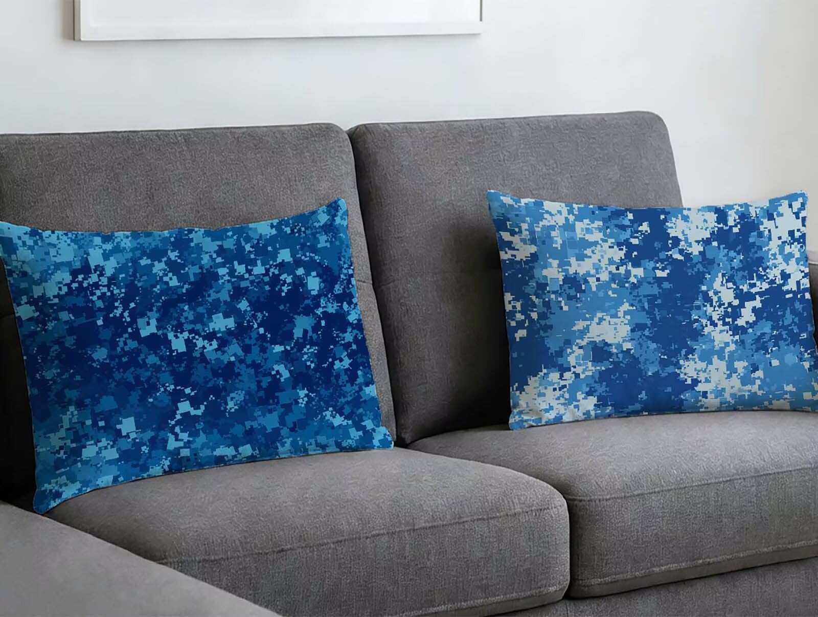 Housse de coussin bleu marine 40x70 en velours pour rénover un canapé usé instantanément
