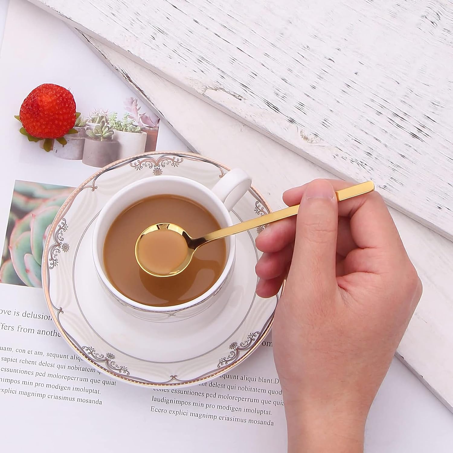 8-Piece Gold Coffee Spoons Set, 5.24-inch Small Stainless Steel Dessert Spoons, Food Grade SUS 304 Tea Spoons with Long Handle, Mirror Polished Stirring Spoons for Espresso, Dessert, Cake