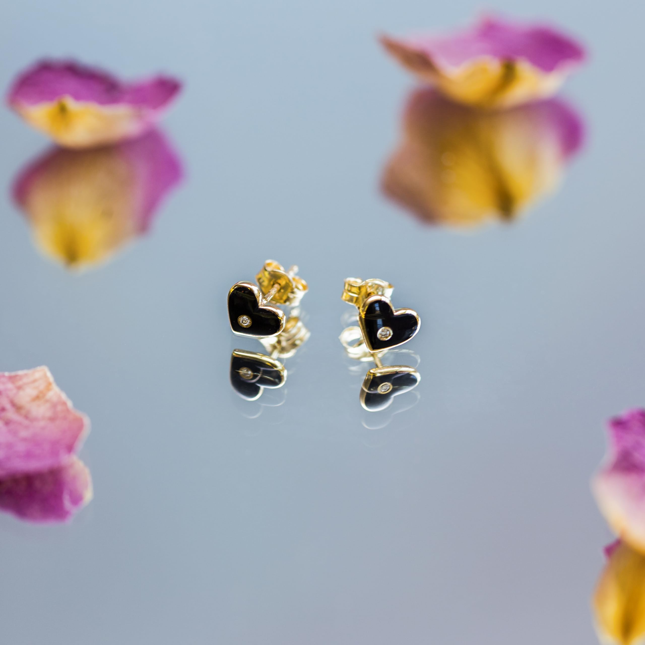 Carissima Gold - Collana da donna in oro giallo 9 kt, smaltato nero, a forma di cuore con diamanti