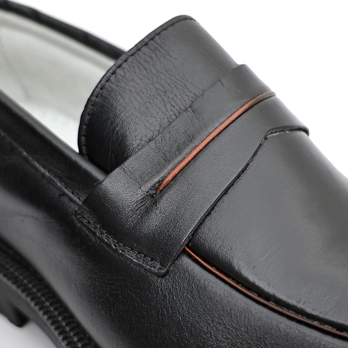 Sapato Mocassim Loafer Masculino em couro Legítimo Artesanal em promoção! Veja a oferta e mais achadinhos de Sapatos 6 Hoje é o melhor dia para comprar Sapato Mocassim Loafer Masculino em couro Legítimo Artesanal com aquele preço maroto! Promoção! Aproveite a oferta! 6