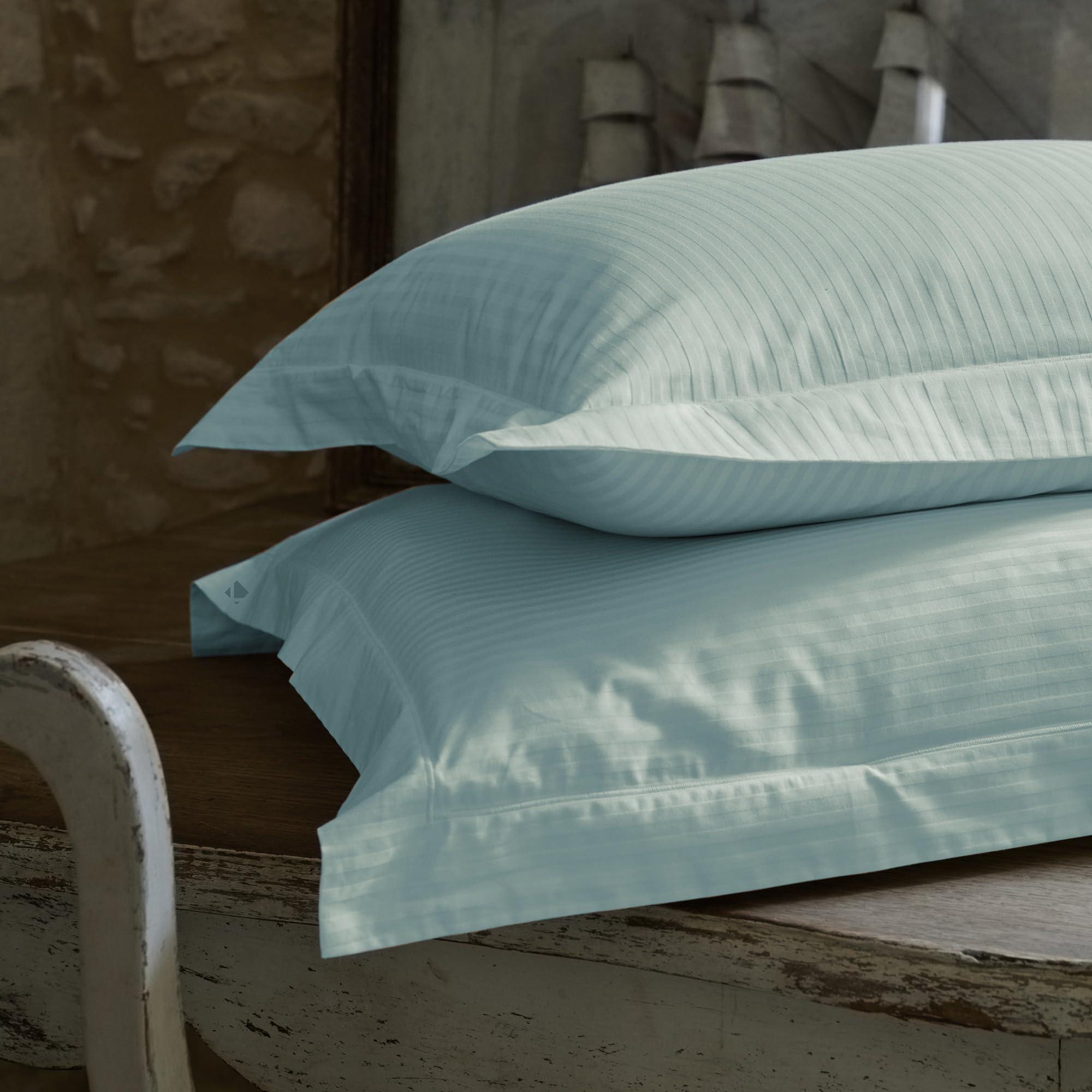 Parure de lit 240x220 satin vert lichen avec taies d'oreiller 50x70