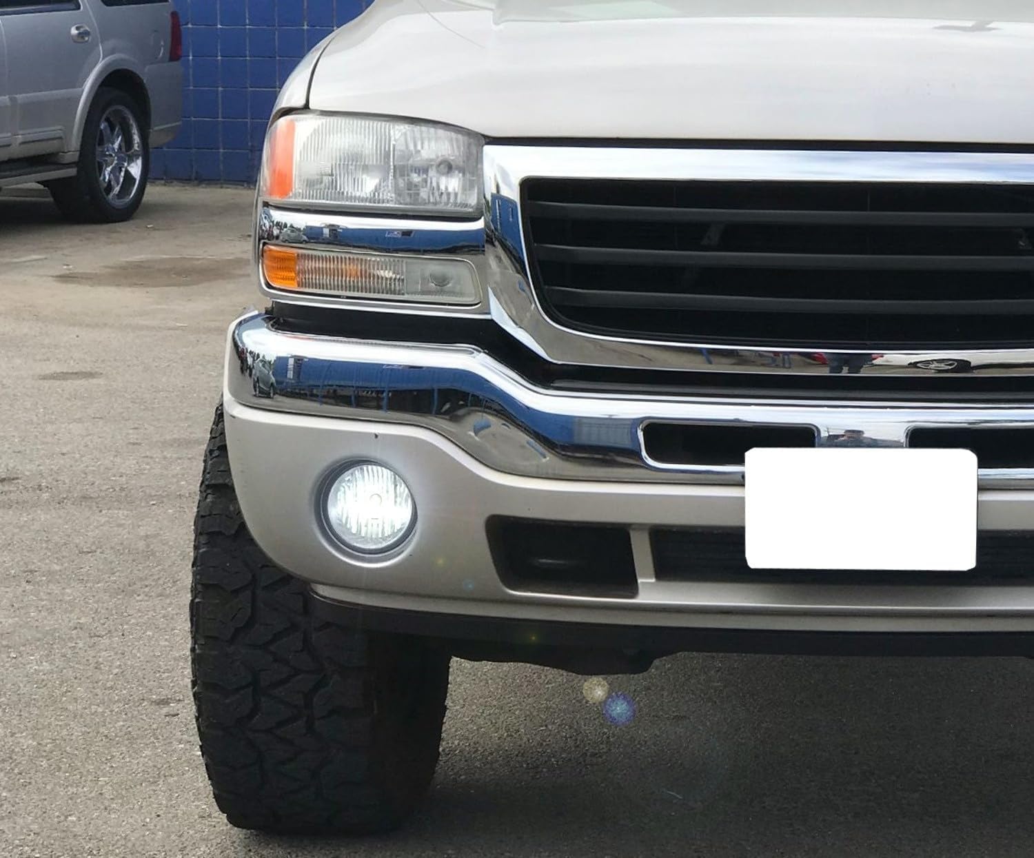 iJDMTOY OEM-Spec Clear Lens Fog Light Assemblies with 15-SMD Super Bright Xenon White LED Replacement Bulbs Compatible with 2003-2006 GMC Sierra 1500 2500 3500